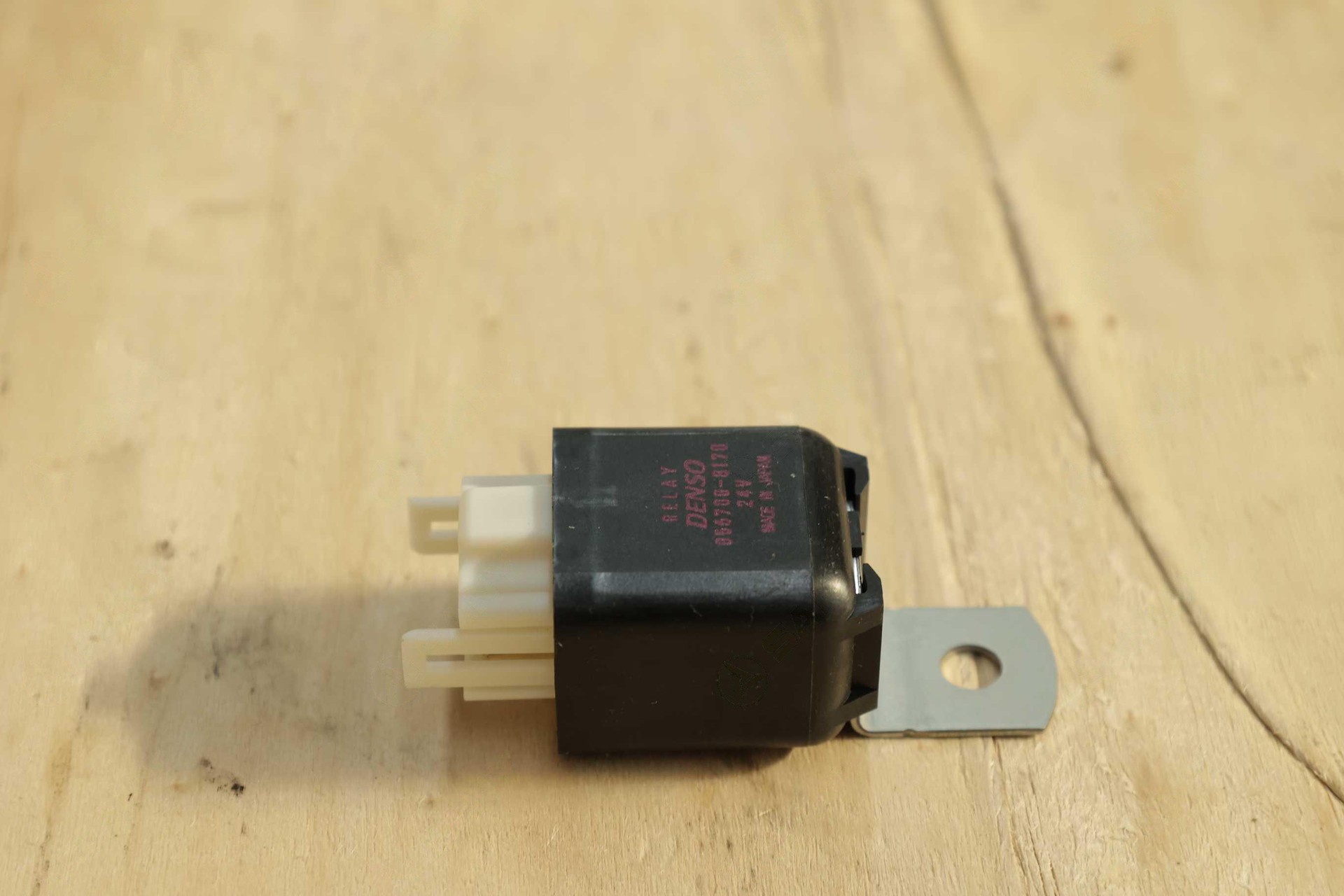 B240700000472 Реле Sany