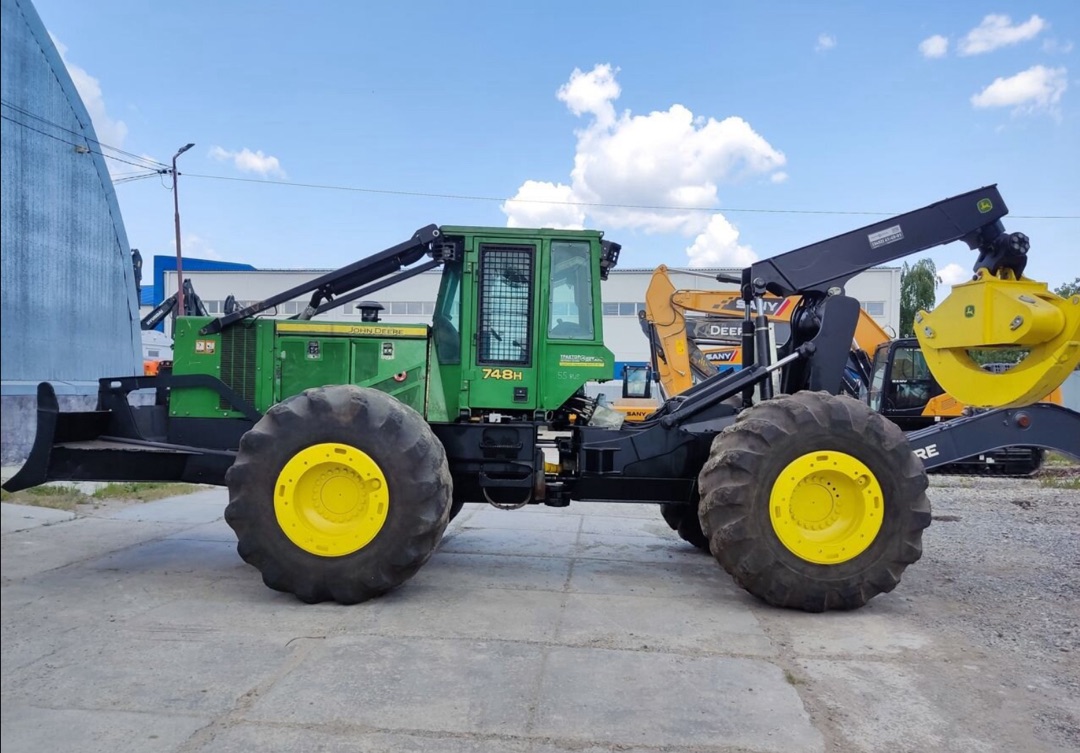 JOHN DEERE скиддер колесный 748H_3