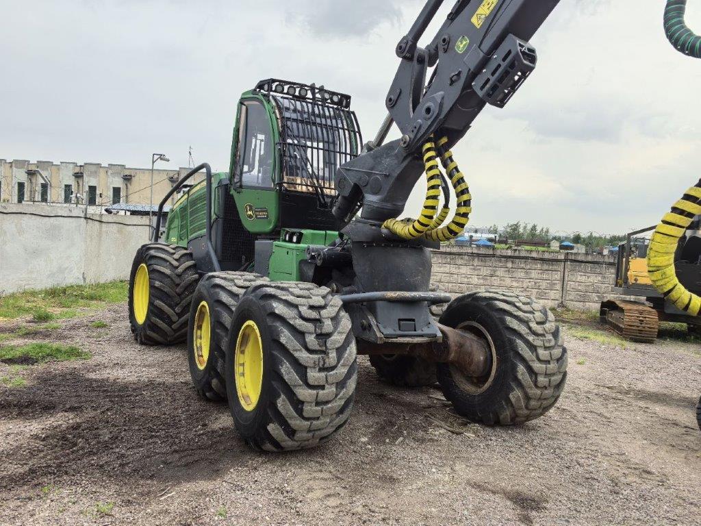 JOHN DEERE харвестер колесный 1270G 6W_3