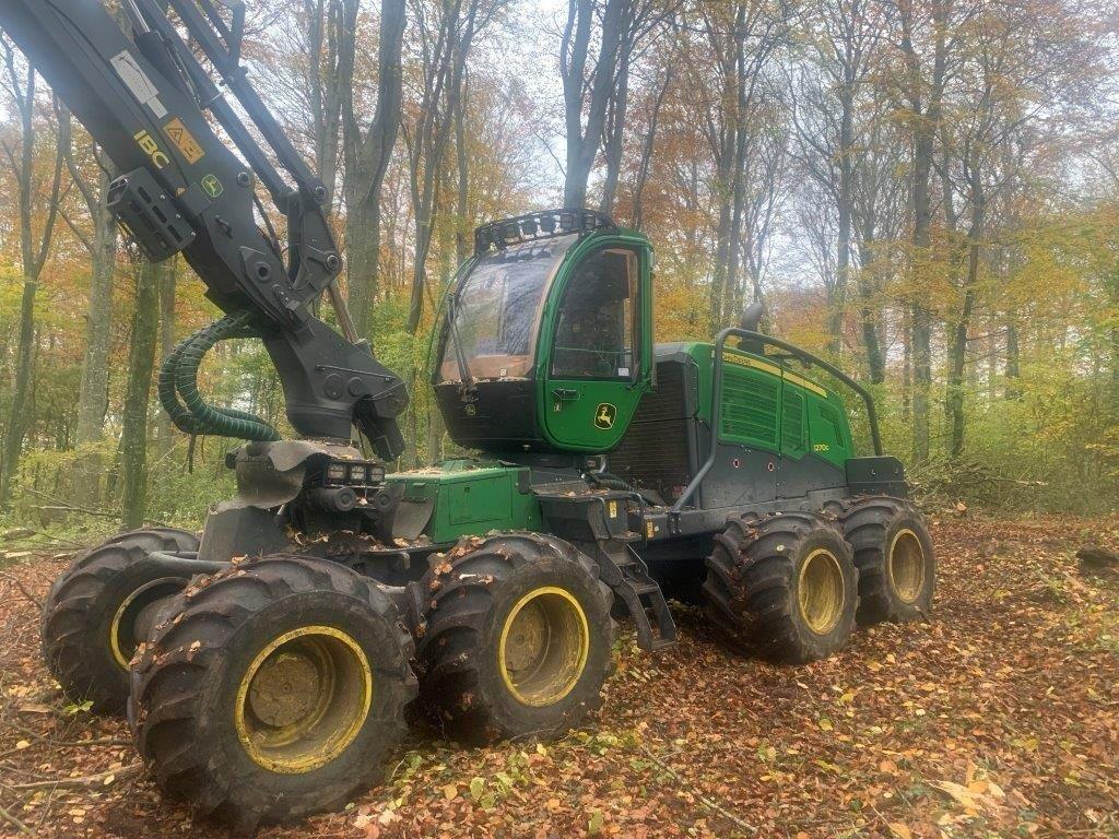 JOHN DEERE харвестер колесный 1270G 8W_0