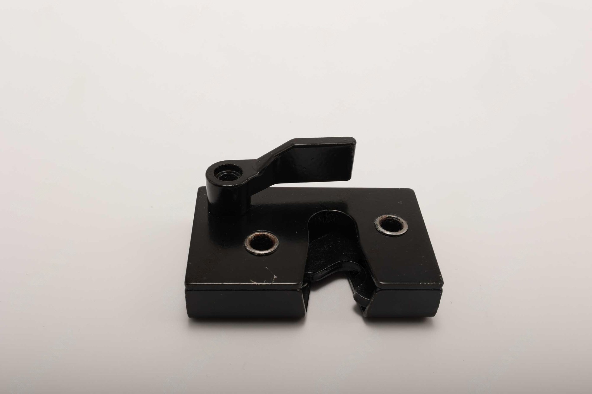 130904000016A004 Замок Sany