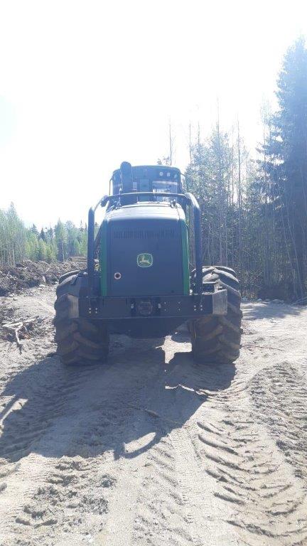 JOHN DEERE харвестер колесный 1270G 6W_0