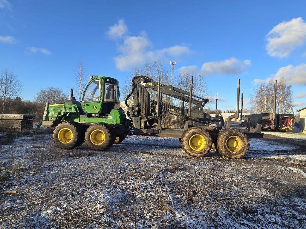 JOHN DEERE форвардер колесный 1510G_2