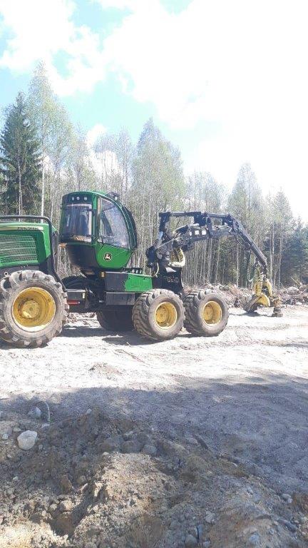 JOHN DEERE харвестер колесный 1270G 6W_2