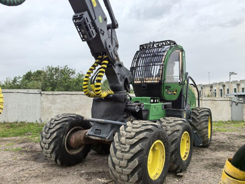 JOHN DEERE харвестер колесный 1270G 6W
