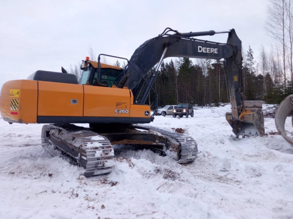 JOHN DEERE экскаватор гусеничный E260LC_1