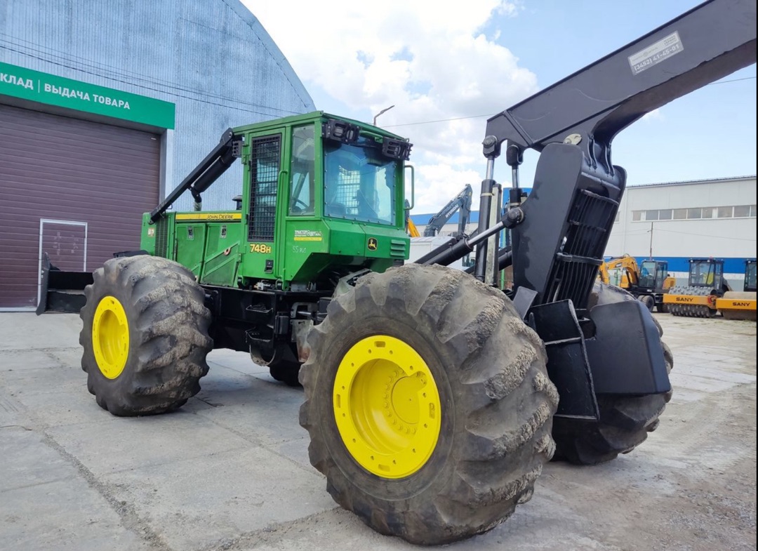 JOHN DEERE скиддер колесный 748H