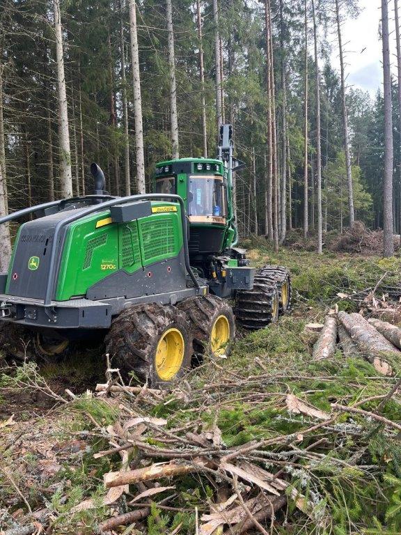 JOHN DEERE харвестер колесный 1270G 8W_0