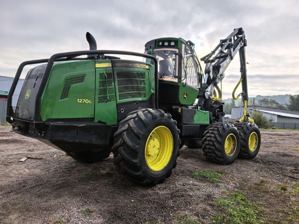 JOHN DEERE харвестер колесный 1270G 6W
