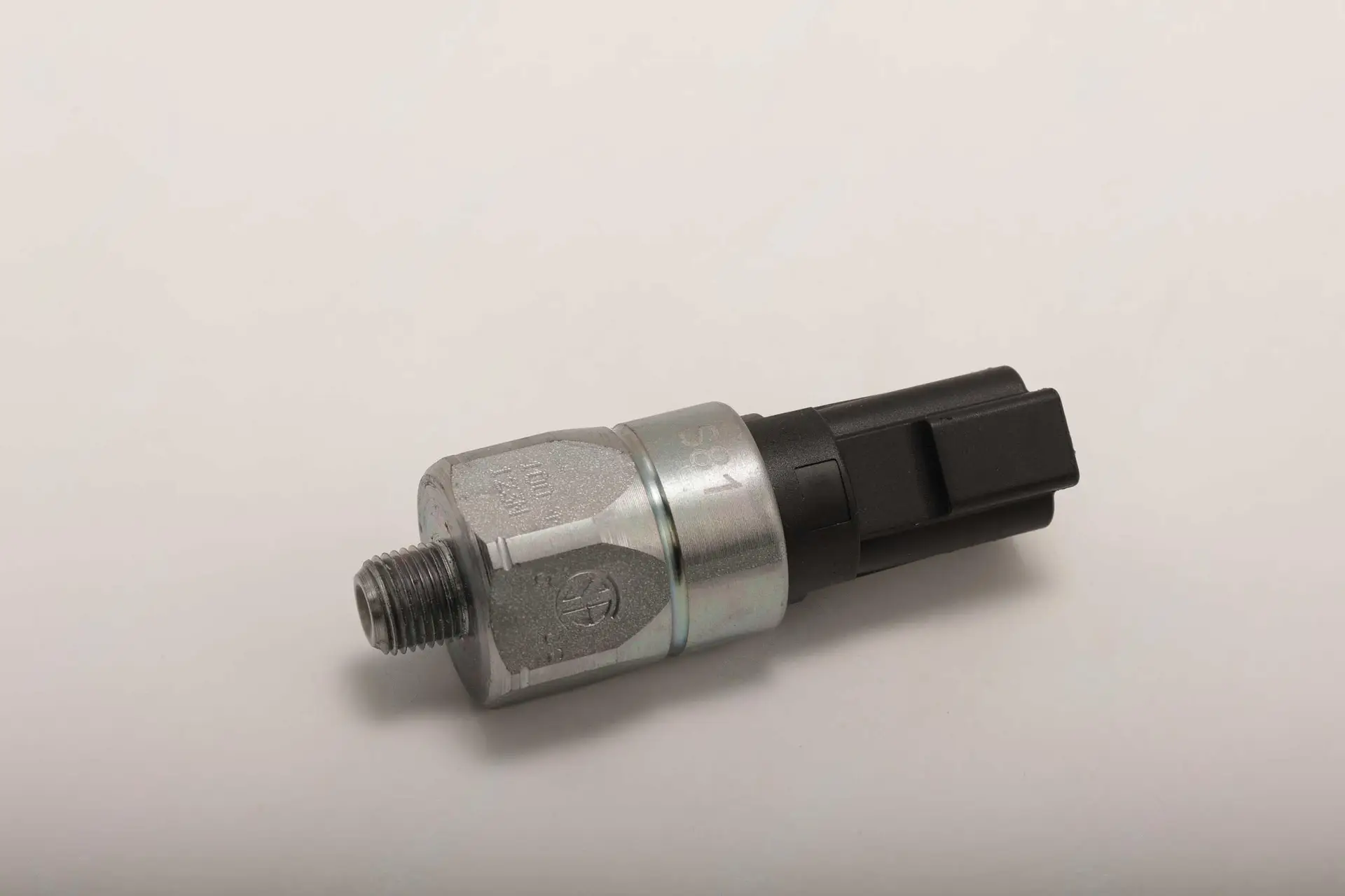 60222018 Датчик давления Sany