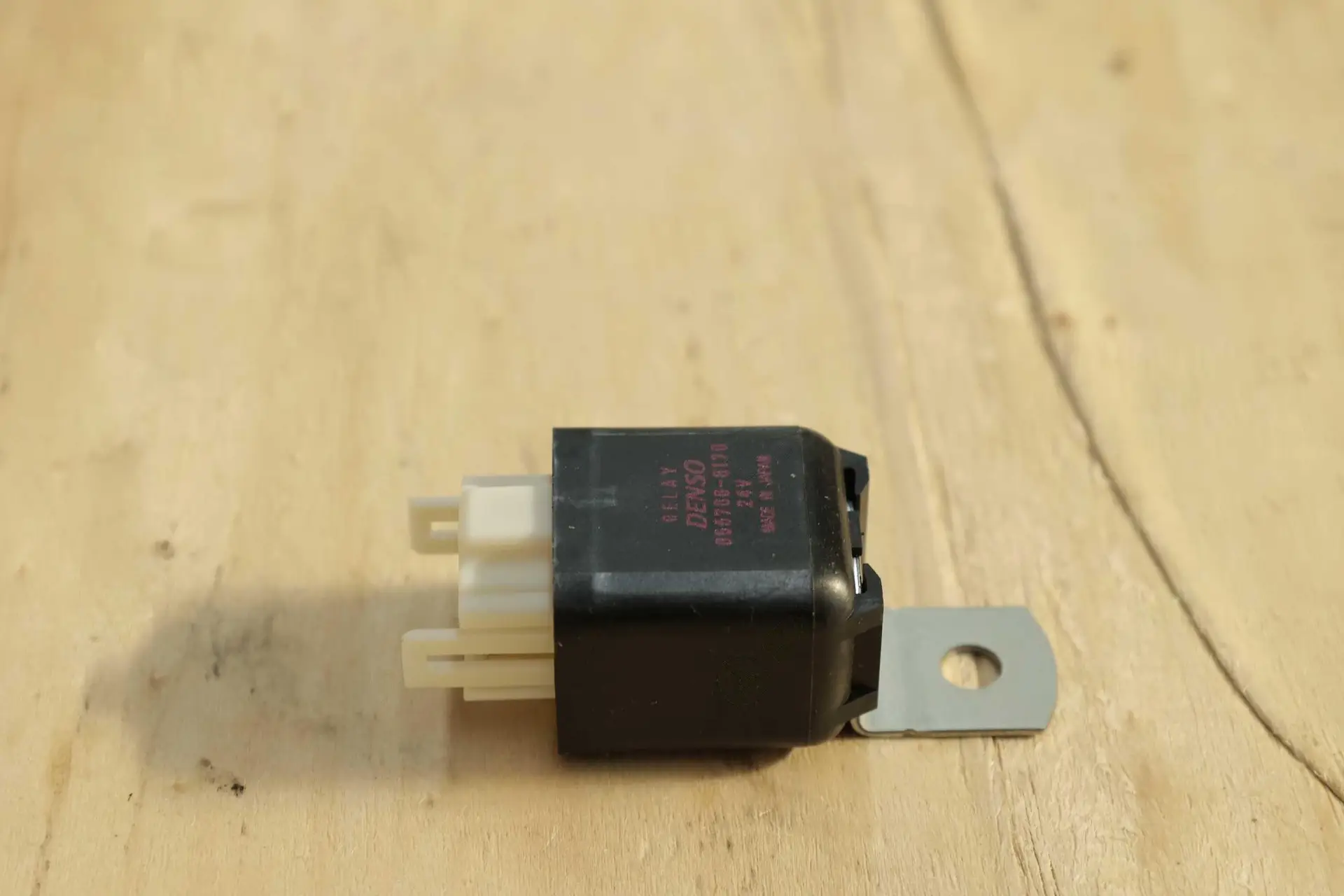 B240700000472 Реле Sany