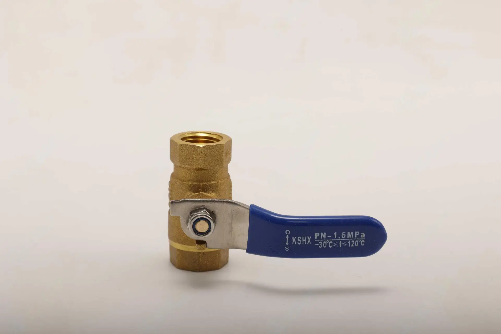 60046622 Кран топливный Sany