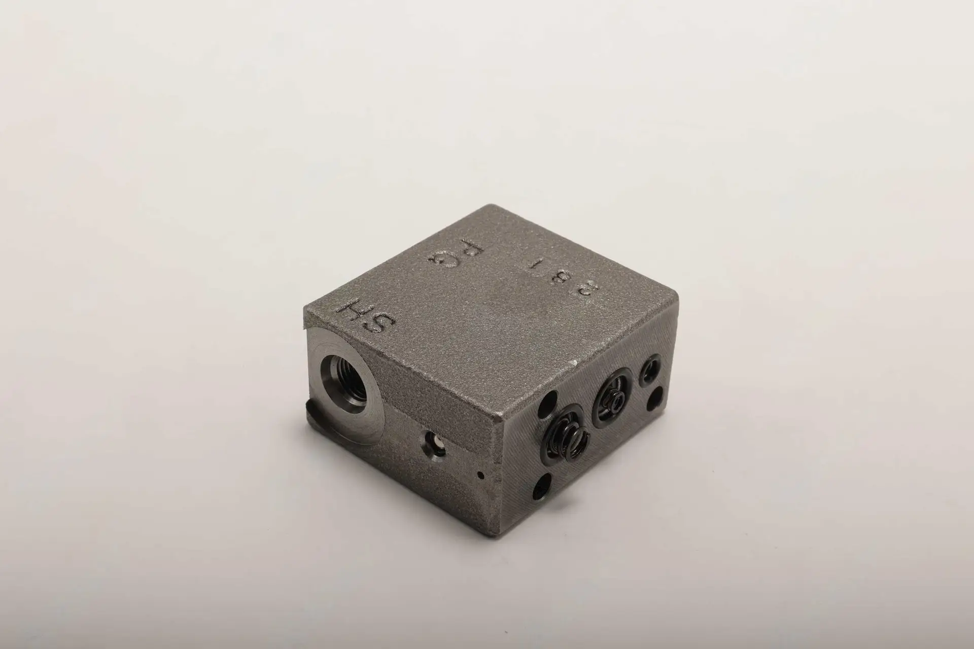 130101010121A025 Клапан Sany