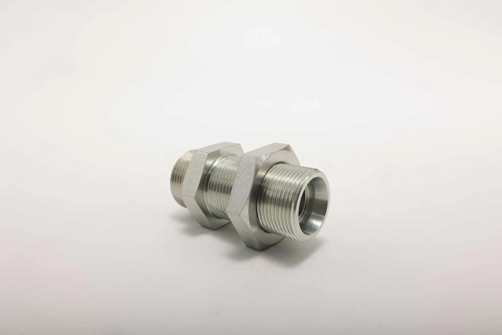 B210780000157 Штуцер Sany