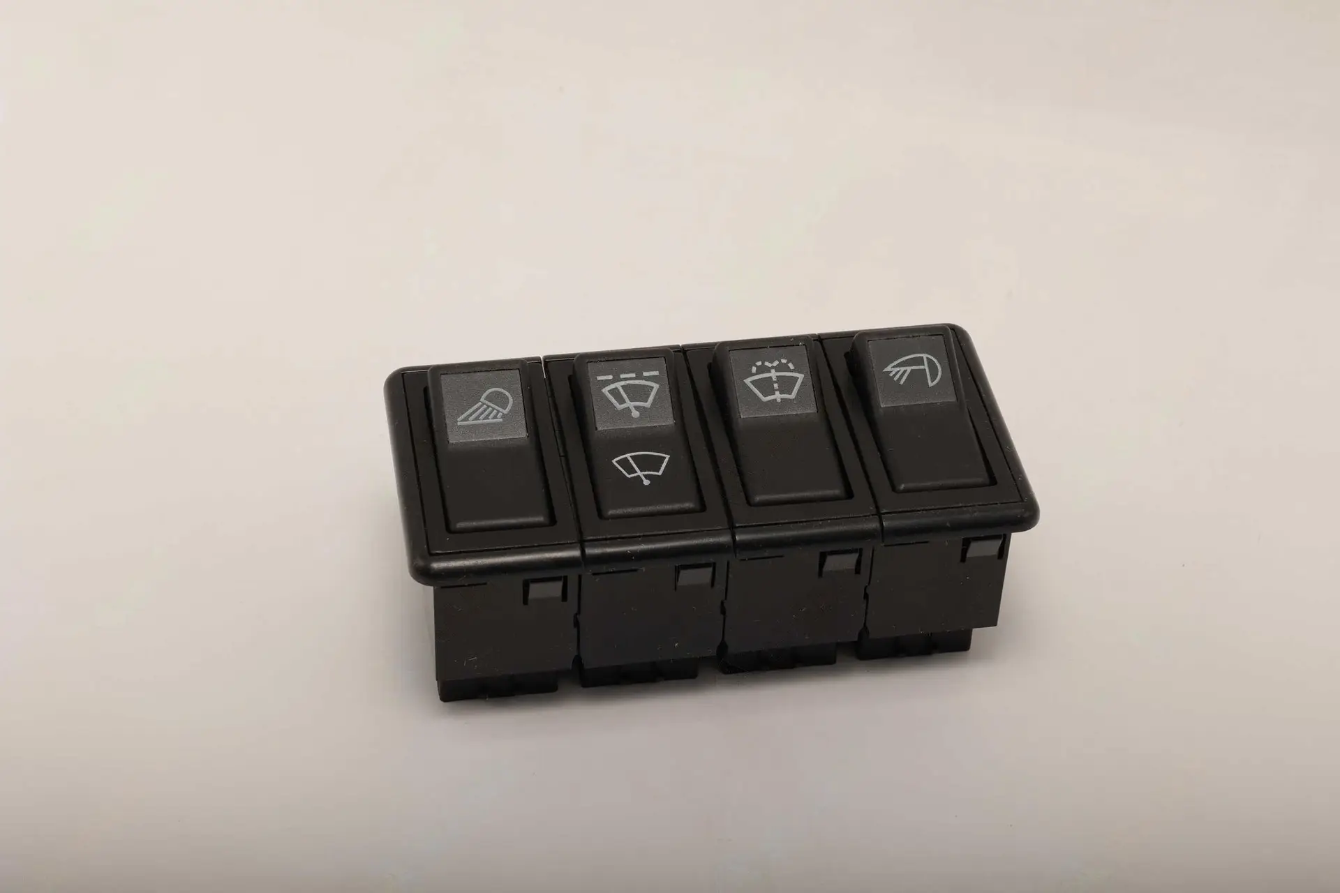 A241200000121 Переключатель клавишный Sany