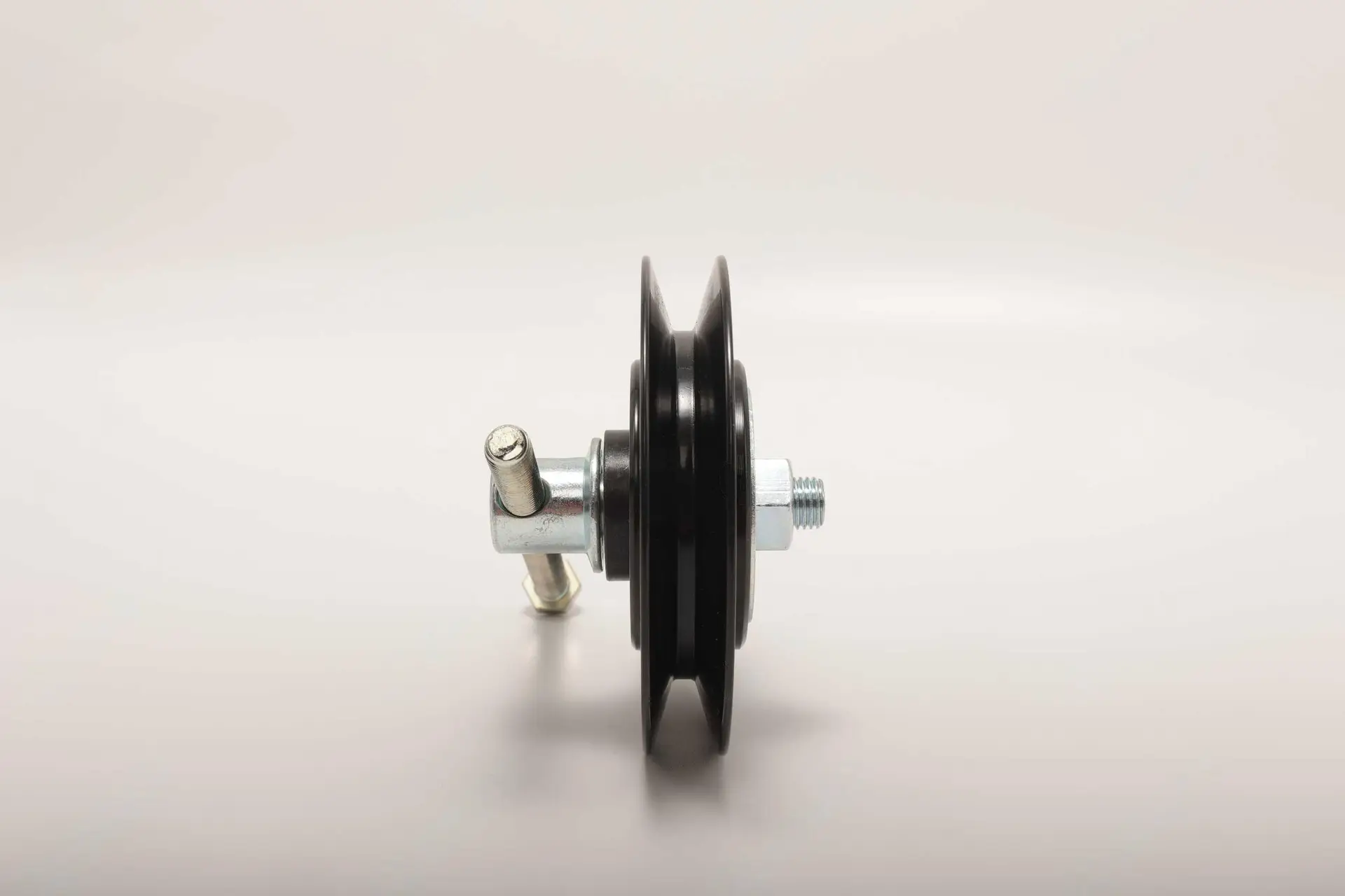 60009582 Ролик натяжной Sany