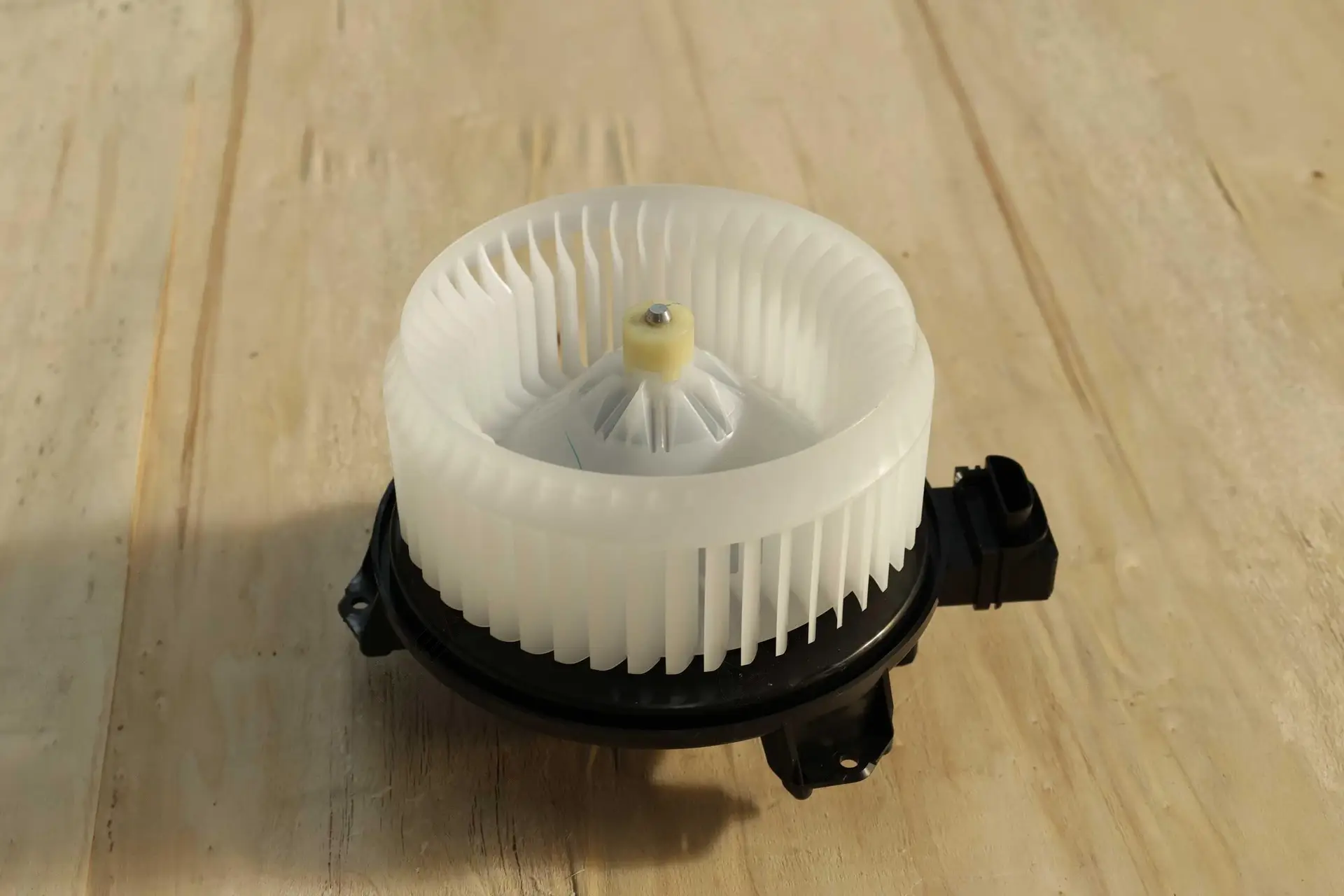 60153199 Мотор вентилятора Sany