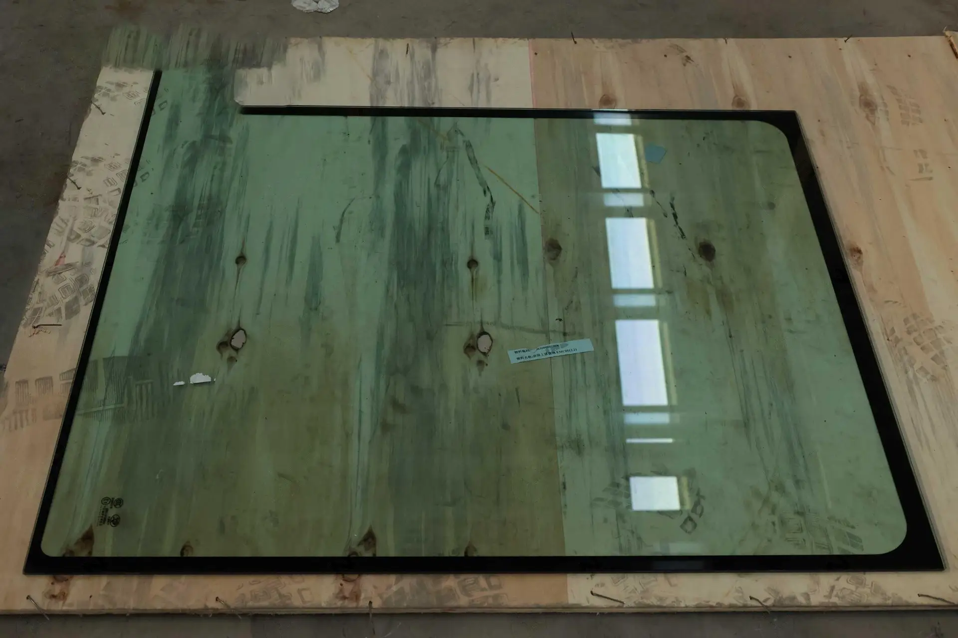 A230300000100K Стекло лобовое Sany